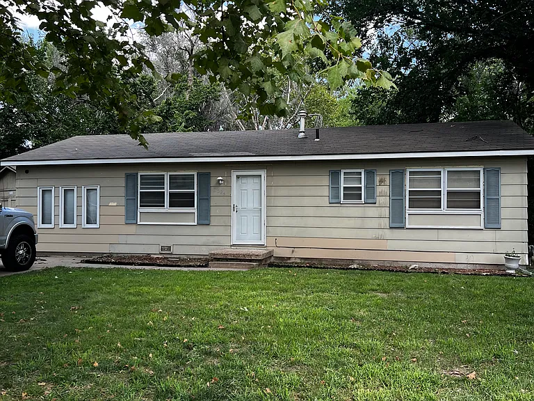 3526 S Downtain Dr — Photo 1