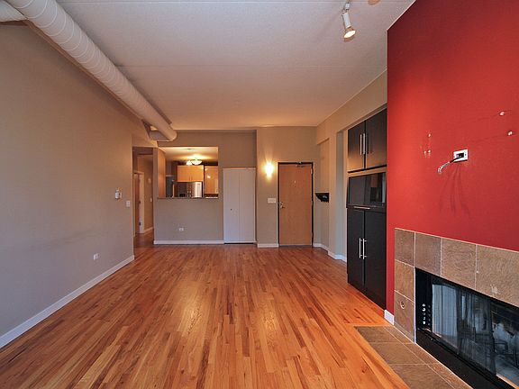 4th image of 4110 N Lincoln Ave Unit 206