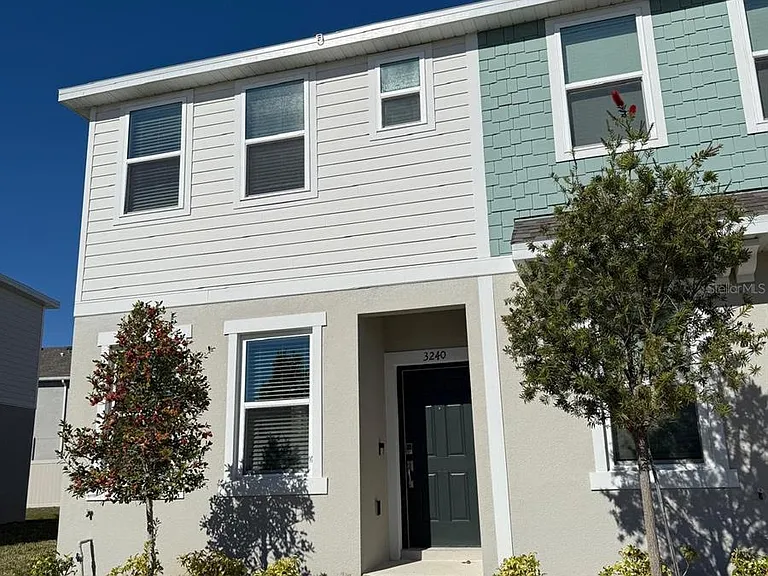 3240 Skyline Loop — Photo 1