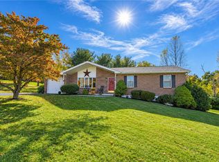7005 Dogwood Cir, Slatington, PA 18080