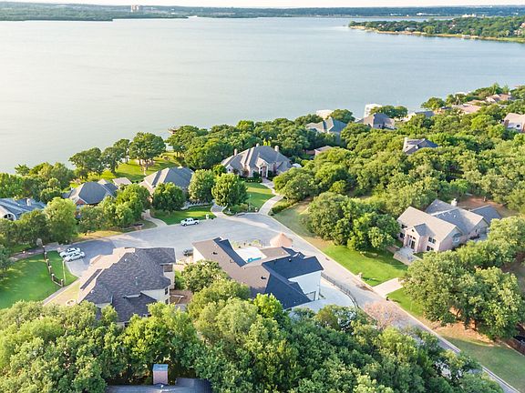 4th image of 3106 Crest Lake Ct