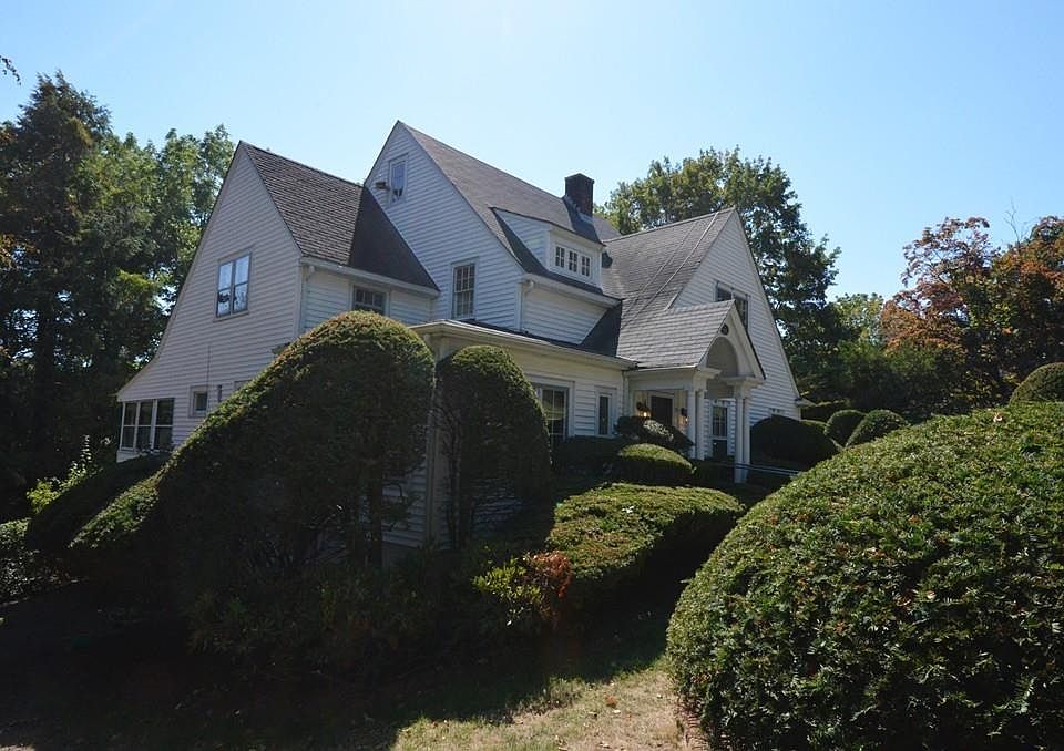 2nd image of 73 Middle St