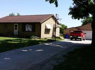 45 33rd Ave SW, Cedar Rapids, IA 52404