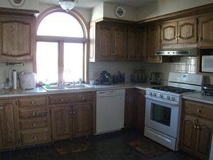 3rd image of 270 Lake St