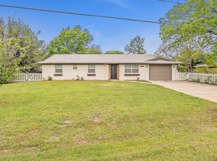 2322 Monteleon St, Grand Prairie, TX 75051