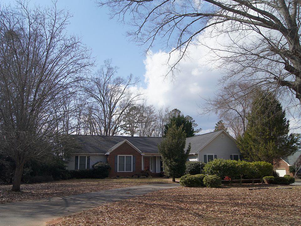 1st image of 238 Seven Oaks Dr