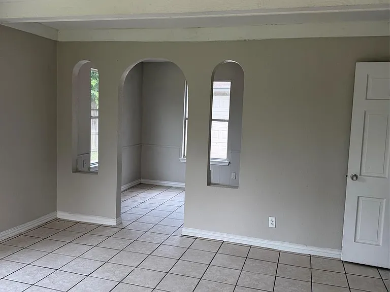 1209 Glenn Ave — Photo 3