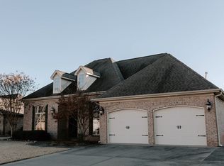 123 Luanne Ln, Muscle Shoals, AL 35661