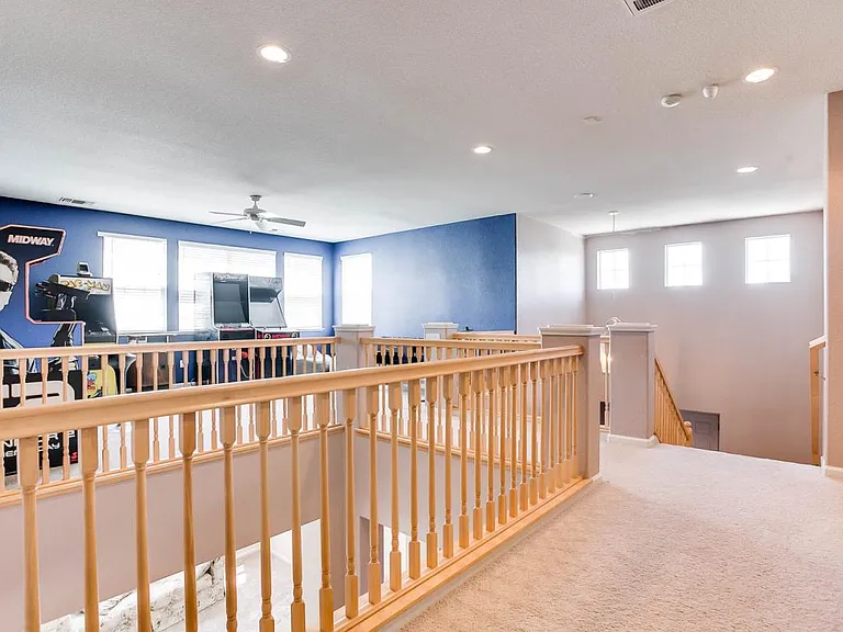 walls repainted neutral off white. see pictures