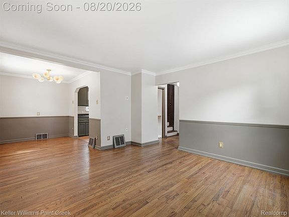 4th image of 905 N Kenwood Ave