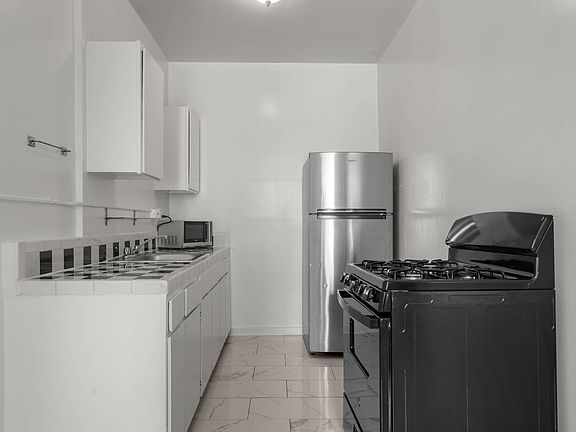 5th image of 1746 N Cherokee Ave APT 1Q