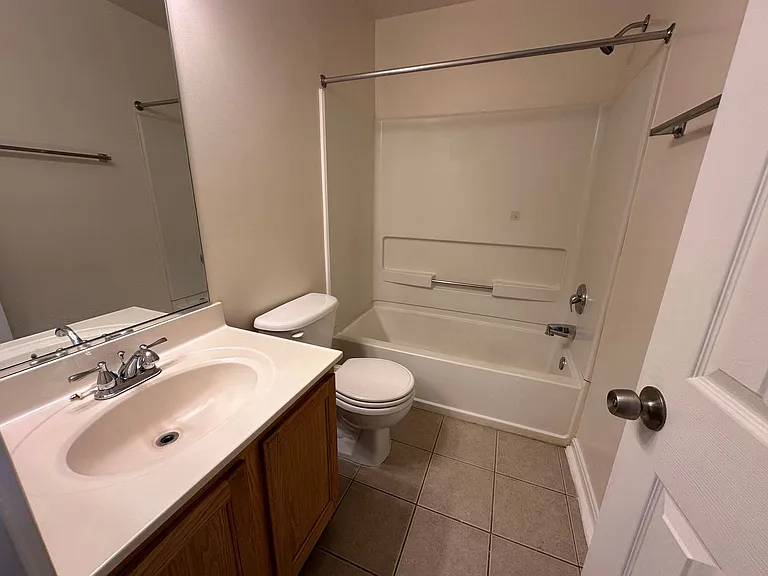 6913 Malachite Pl — Photo 32