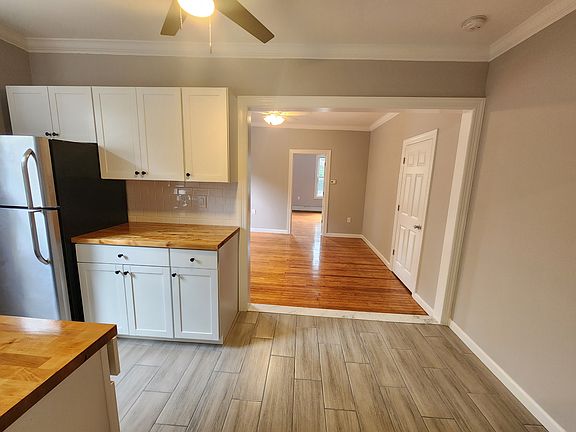 4th image of 310 Sea Cliff Ave APT 2