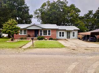 137 Keller St, Ashdown, AR 71822