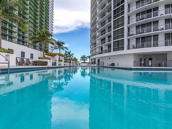 5th image of 1750 N Bayshore Dr APT 4803