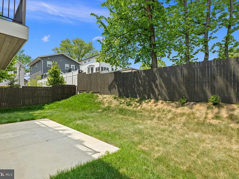 2902 Vista St NE — Photo 84
