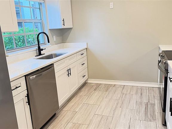 4th image of 333 Island Way APT 101
