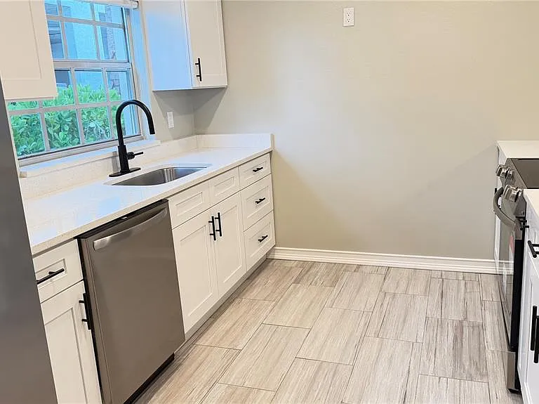 333 Island Way #101 — Photo 2