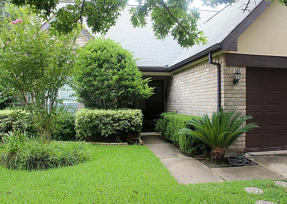1st image of 13523 Avonshire Dr