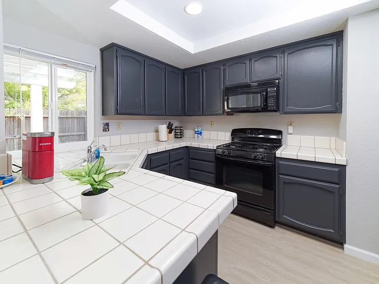 9313 Hoyleton Way — Photo 3
