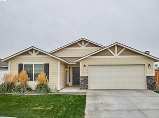 6102 Ramus Ln, Pasco, WA 99301