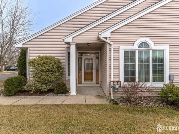 47 Birmingham Ln, Monroe Township, NJ 08831