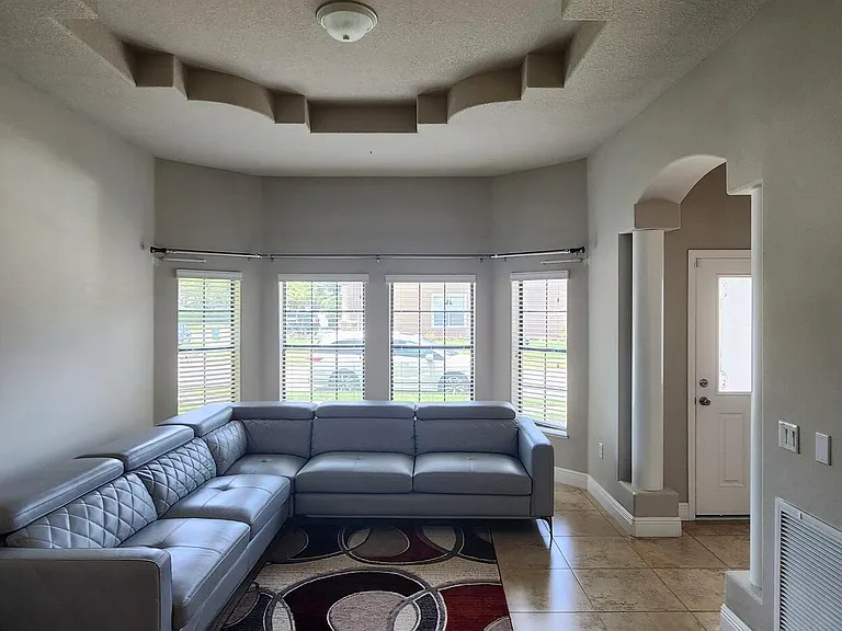 1247 Donegal Dr — Photo 7