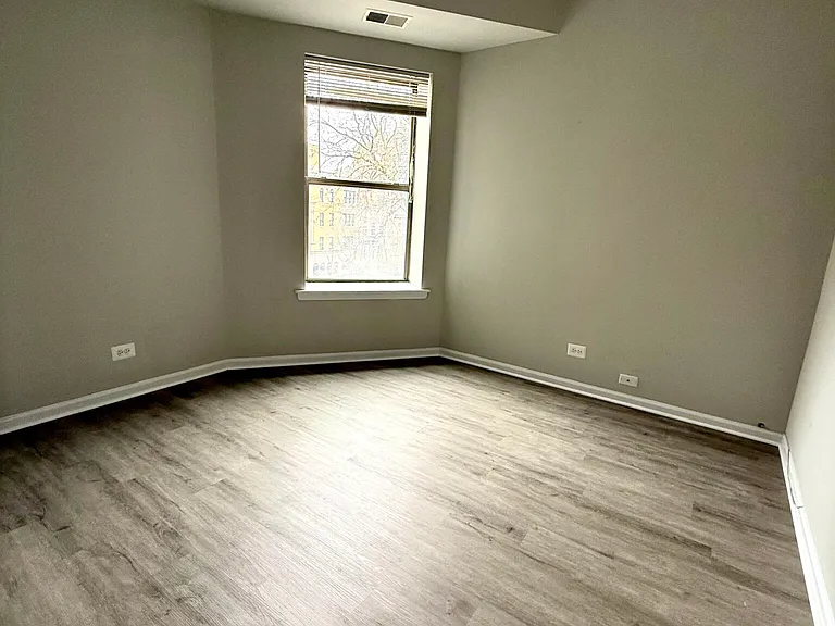 6141 S Woodlawn Ave #3 — Photo 5