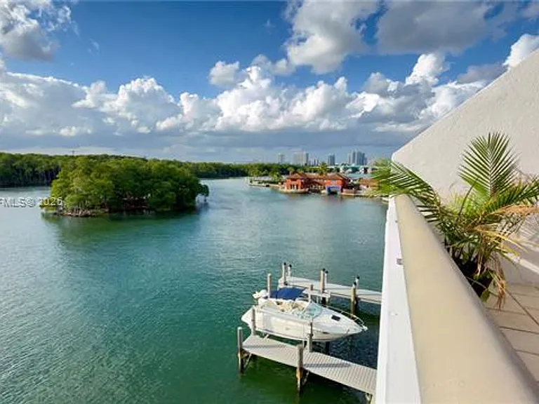 456 Poinciana Dr #CU-1620 — Photo 46