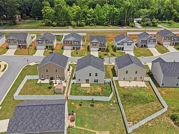 3rd image of 4011 Bobtail Ct