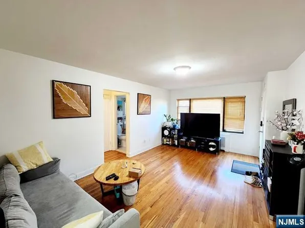 2163C N Central Rd #C, Fort Lee, NJ 07024