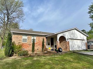 19107 E Rogers Dr, Tahlequah, OK 74464