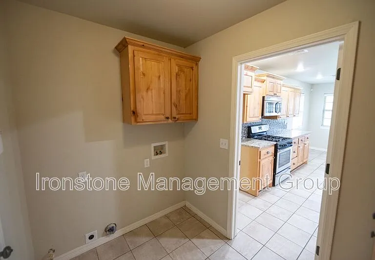 120 W Dogwood St — Photo 6