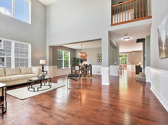 3rd image of 11315 Balmoral Dr