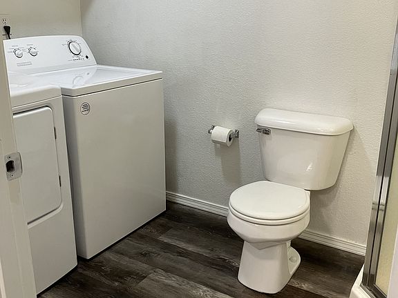 5th image of 310 NE Terry Ln Unit 2D