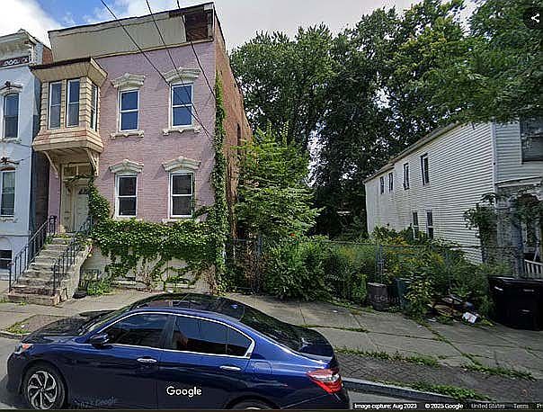 1st image of 3270 6th Ave