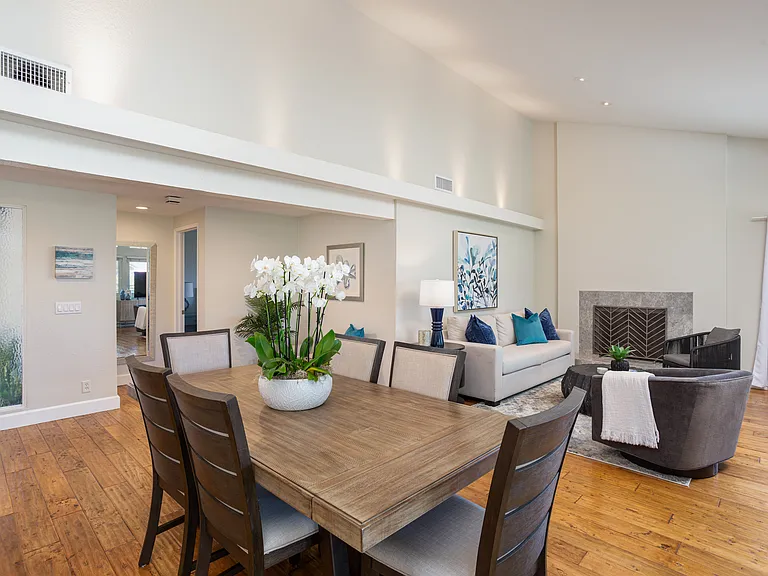 Dining table can expand to include 8 guests.