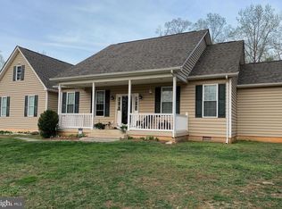 7167 Dudie Rd, Marshall, VA 20115