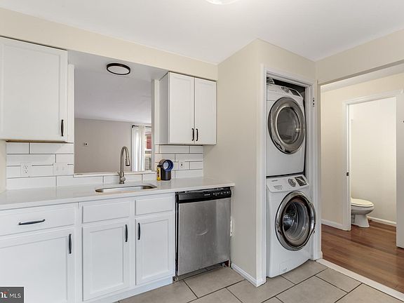 3rd image of 846 N Orianna St