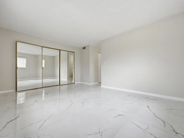 3000 Riverside Dr #201-1 — Photo 16