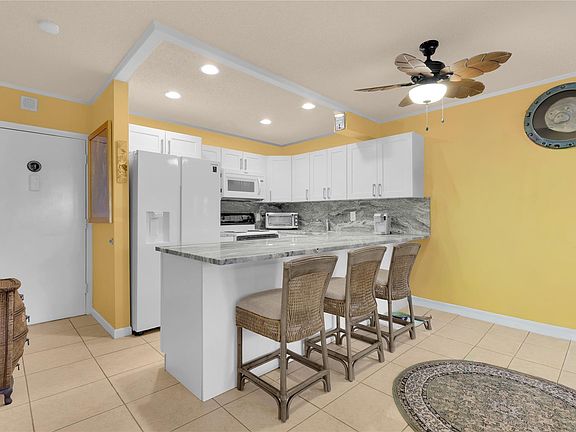 3rd image of 1560 Mckinley Street #210W