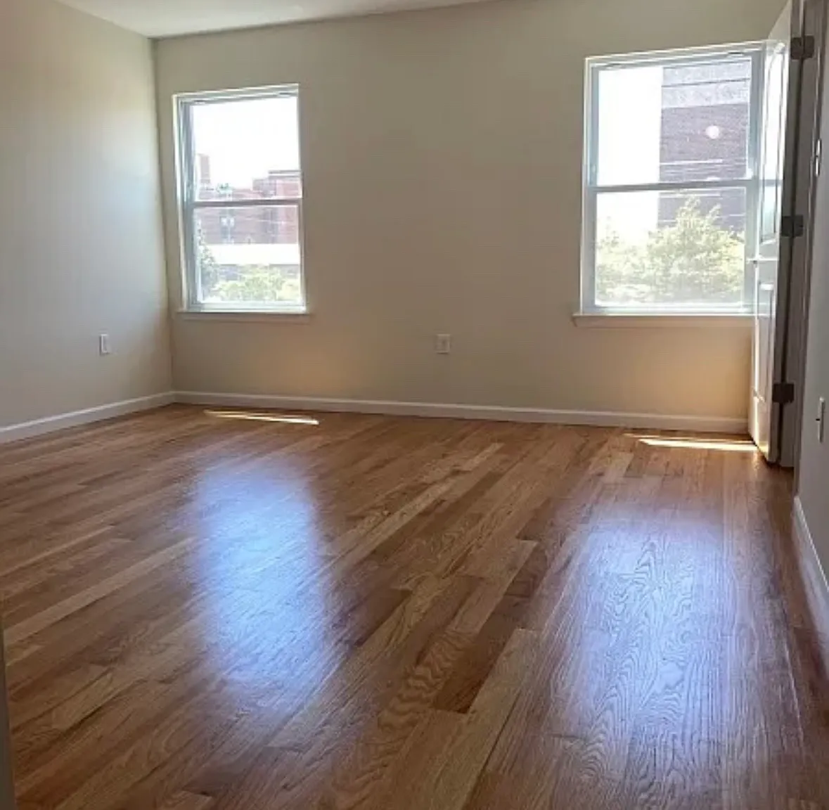 704 S Park St — Photo 2