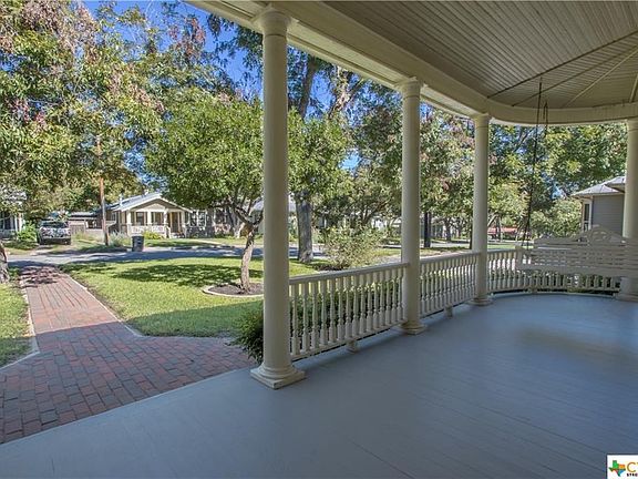 3rd image of 532 Magazine Ave