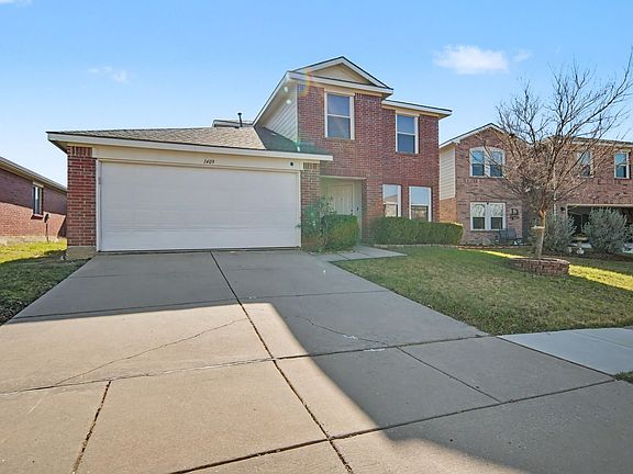 3rd image of 1409 Ridgecrest Dr