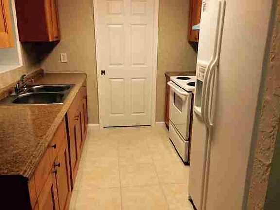 5th image of 51 Island Way APT 402
