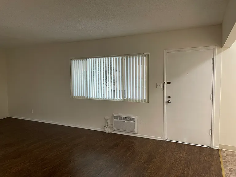 921 S Park Cir — Photo 9