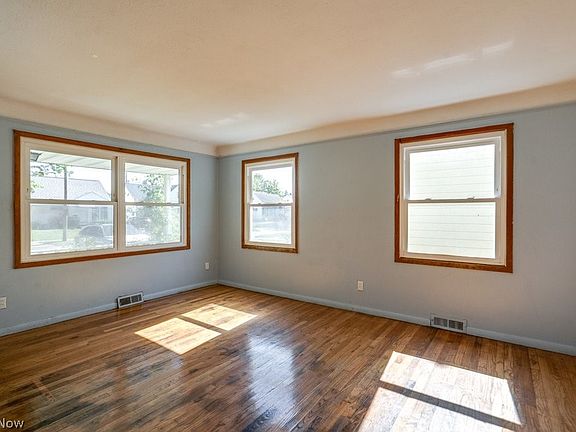5th image of 12211 Woodward Blvd
