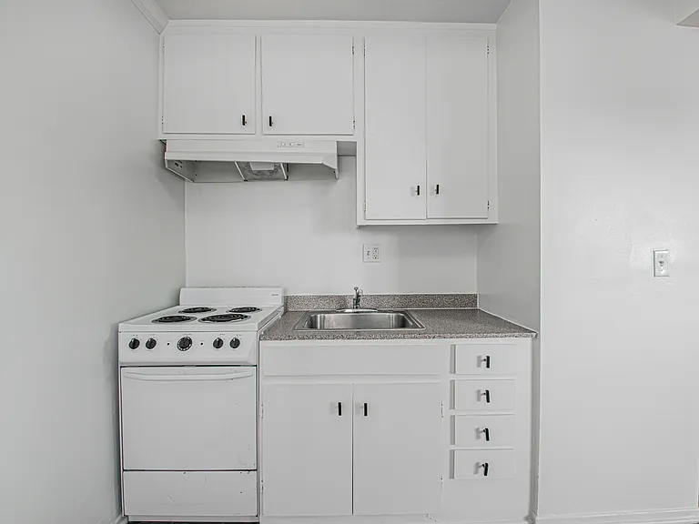 5843 W 88th St — Photo 543