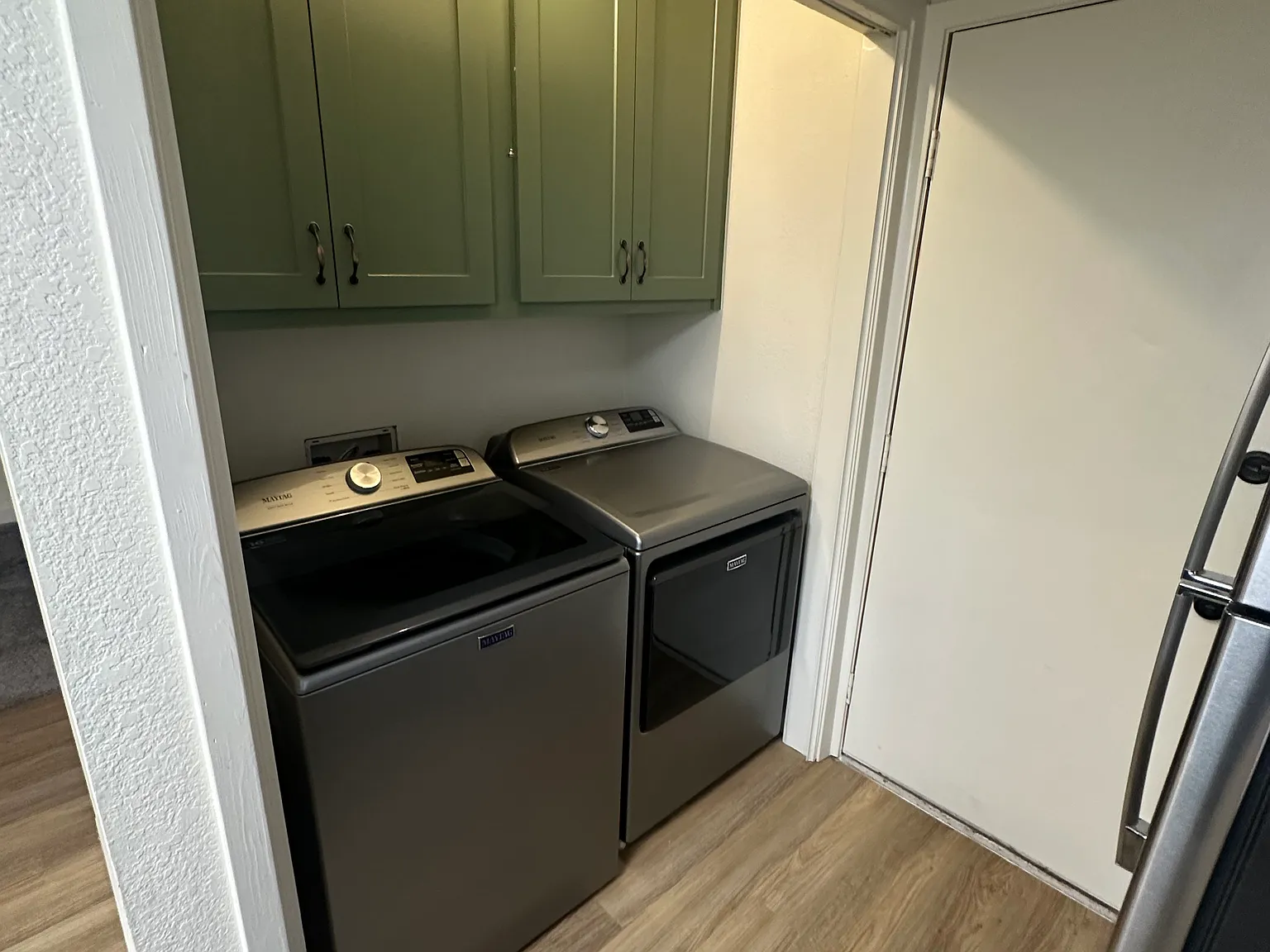 2 bed, 1.5 bath, 1088 sqft, $1,300 — Photo 2