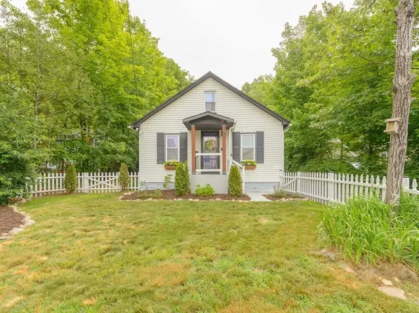 40 Kingman St, Lunenburg, MA 01462